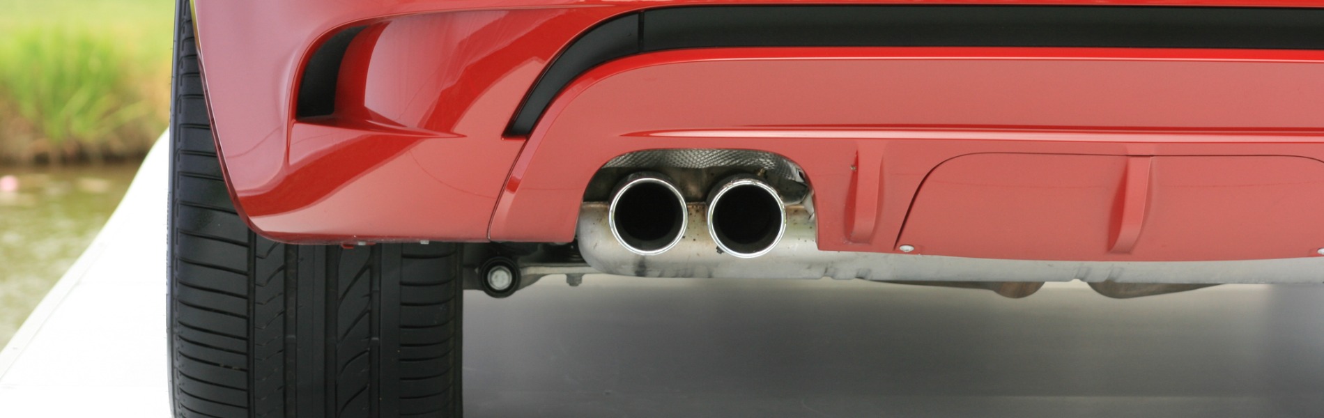tail pipe of a red car